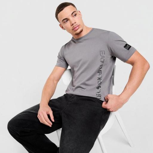 EA7 Emporio Armani Camiseta Badge Vertical Logo [0]