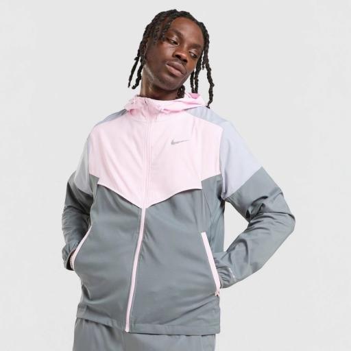 Nike Packable Jacket [2]