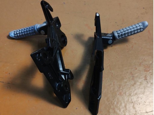 Estriberas traseras  [2]