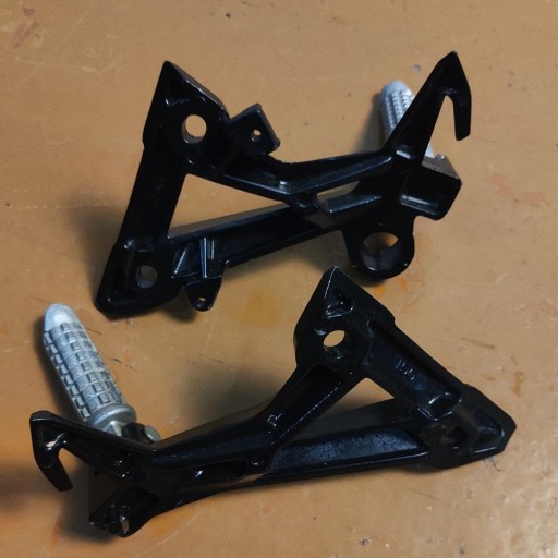 Estriberas traseras  [3]