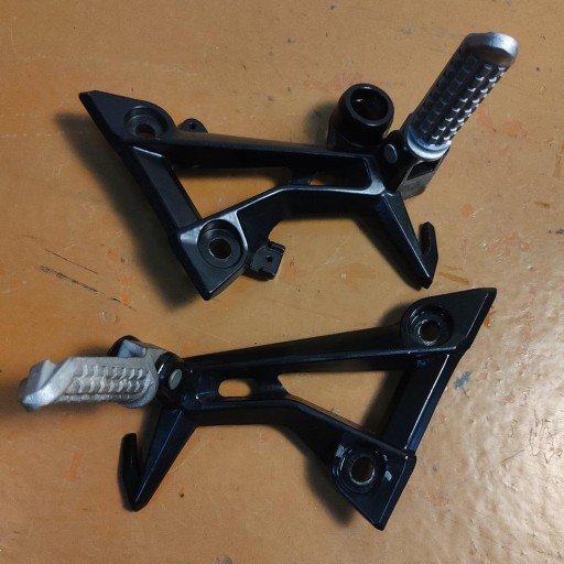 Estriberas traseras  [4]