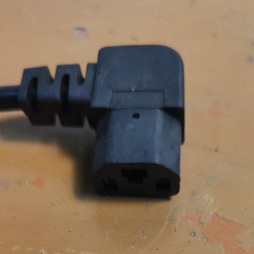 Enchufe cargador [2]