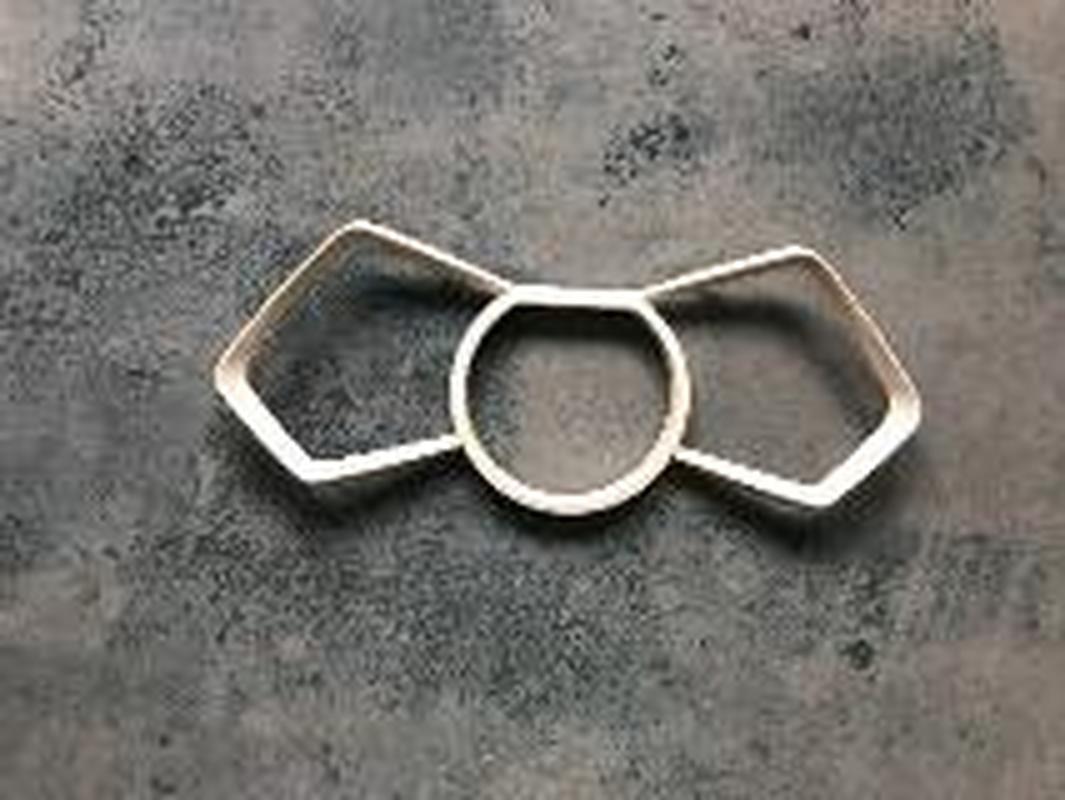 Embellecedor cuadro mandos