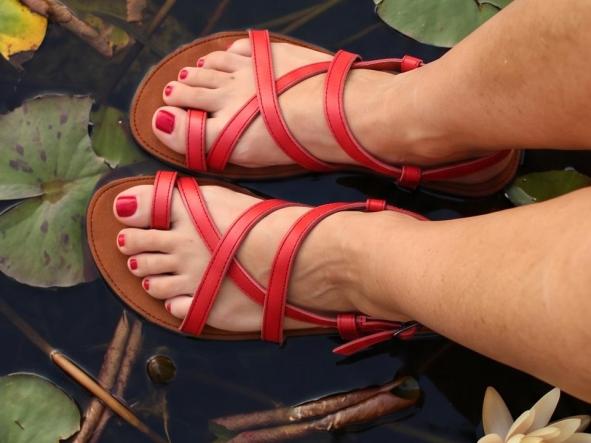 BAREFOOT HECTOR COLOR ROJO CON SUELA PUNTOS  (EDICION LIMITADA) [0]