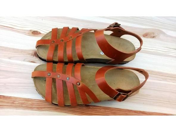 etrusca color miel, sandalias para mujer, sandalias veganas, eco-friendly, sin productos de origen animal, moda vegana, zapatos sostenibles, calzado ético.