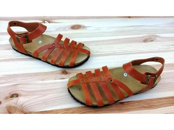 etrusca color miel, sandalias para mujer, sandalias veganas, eco-friendly, sin productos de origen animal, moda vegana, zapatos sostenibles, calzado ético. [1]