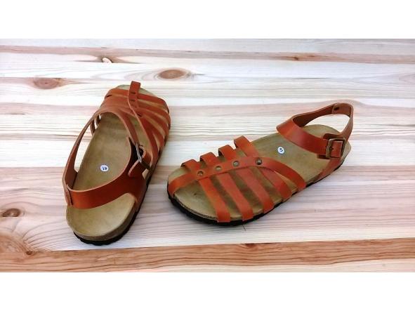etrusca color miel, sandalias para mujer, sandalias veganas, eco-friendly, sin productos de origen animal, moda vegana, zapatos sostenibles, calzado ético. [2]