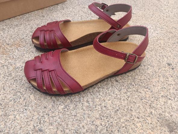 PETRA color rojo, sandalias para mujer, sandalias veganas, eco-friendly, sin productos de origen animal, moda vegana, zapatos sostenibles, calzado ético. [1]