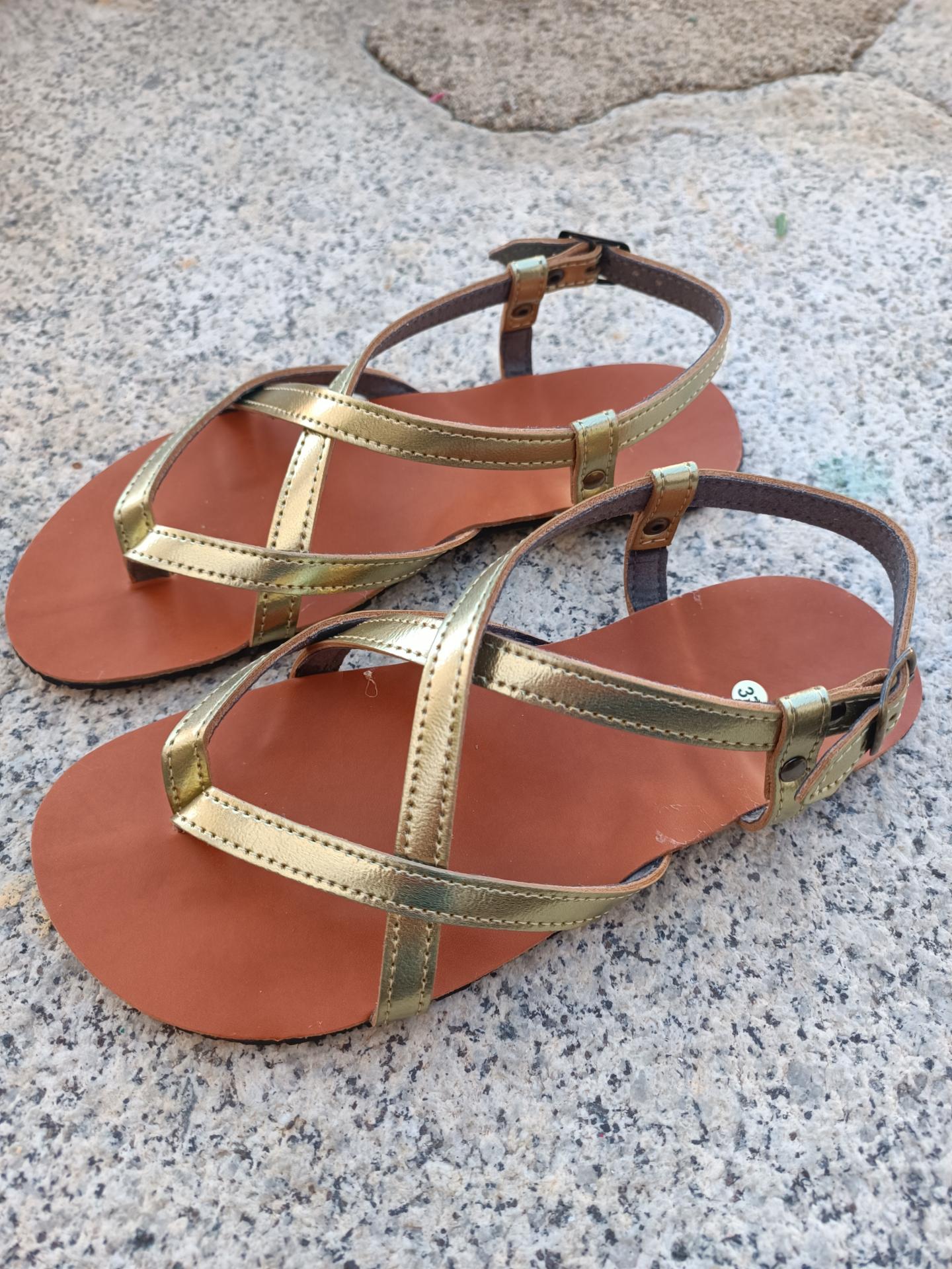 BAREFOOT HUIDOBRO color oro, sandalias para mujer y hombre, calzado descalzo, sandalias veganas, eco-friendly, barefoot.
