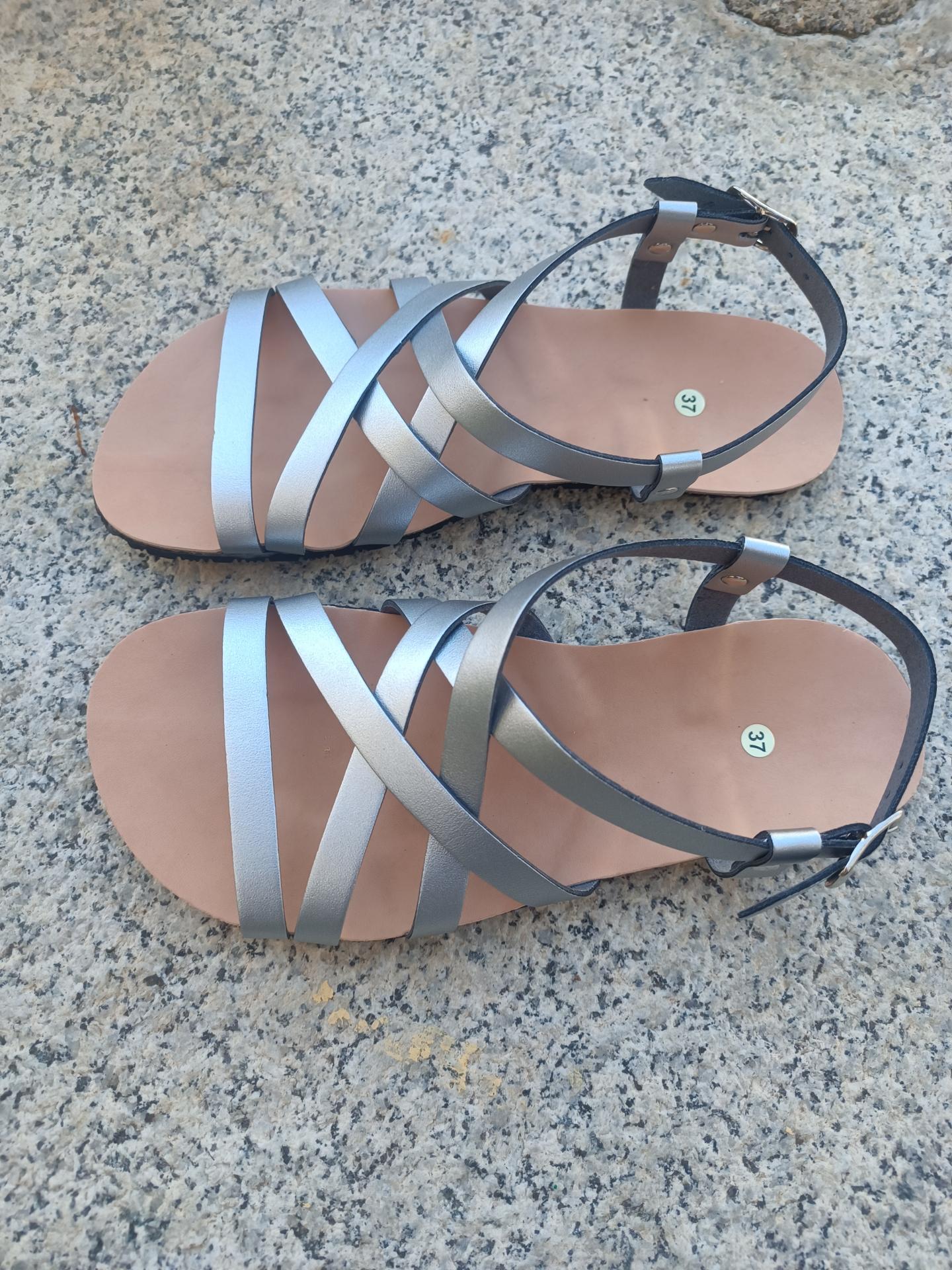BAREFOOT DELFOS color Plata, sandalias para mujer y hombre, calzado descalzo, sandalias veganas, eco-friendly, barefoot.
