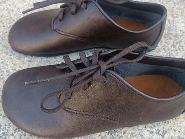 BAREFOOT AUSTIN color Negro, suelas Vibram SUPERNEWFLEX​ de 6mm de grosor, zapatos Barefoot para mujer y hombre, calzado Barefoot, zapato veganos, eco-friendly, barefoot.