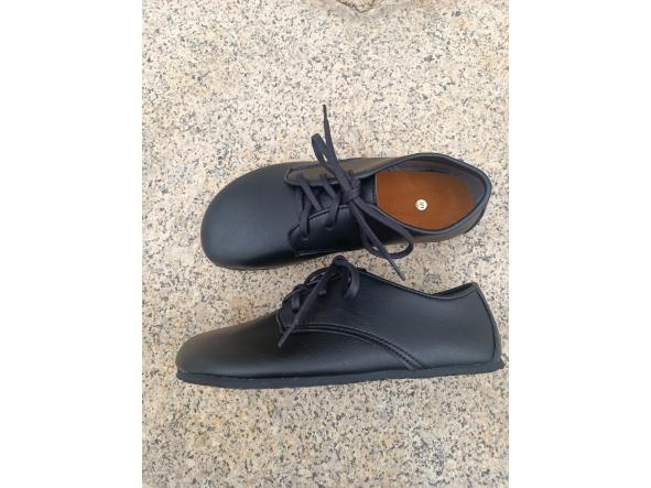 BAREFOOT AUSTIN color Negro, suelas Vibram SUPERNEWFLEX​ de 6mm de grosor, zapatos Barefoot para mujer y hombre, calzado Barefoot, zapato veganos, eco-friendly, barefoot. [3]