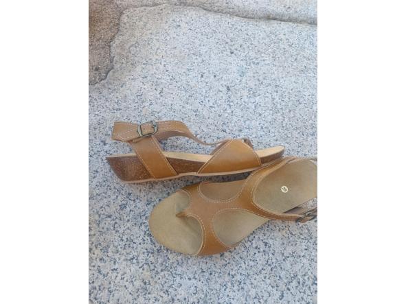 ISLA CAMEL, sandalias para mujer, sandalias veganas, eco-friendly, sin productos de origen animal, moda vegana, zapatos sostenibles, calzado ético. [1]