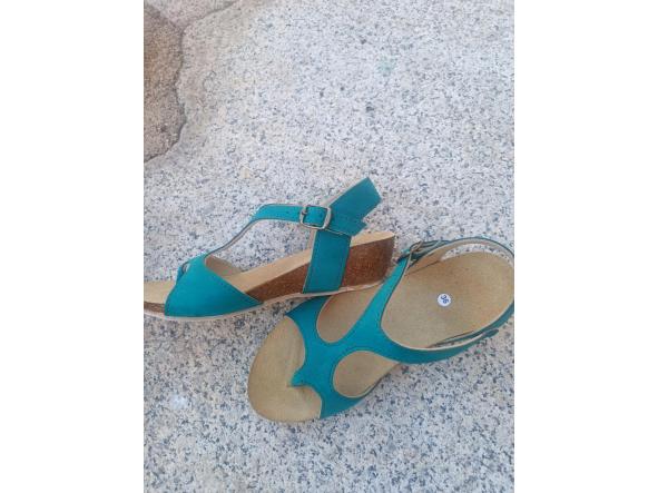 ISLA VERDE AZULADO, sandalias para mujer, sandalias veganas, eco-friendly, sin productos de origen animal, moda vegana, zapatos sostenibles, calzado ético. [3]