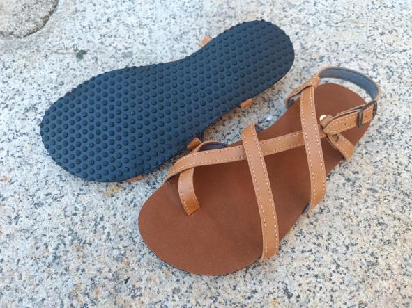 BAREFOOT HECTOR camel, suelas NO VIBRAM,  genericas marca Analco, 4mm [3]