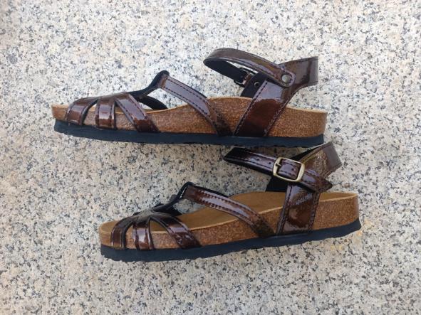 EURIDICE,  sandalias veganas, sandalias veganas mujer, calzado vegano, sandalias de tacón bajo, sandalias bioworld, vegan shoes, sandalias color camel.  [2]