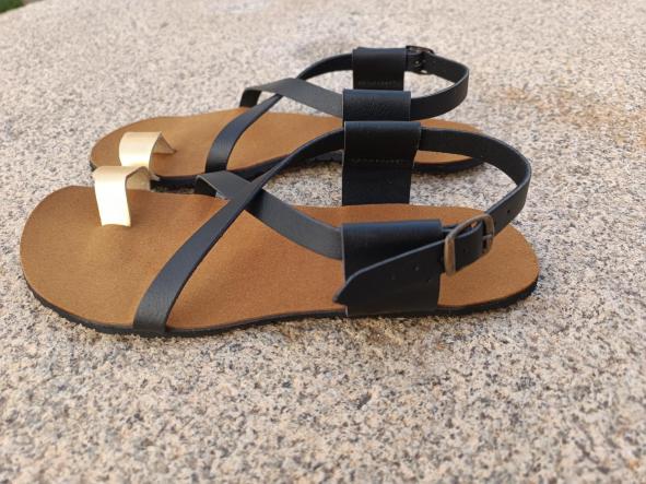 BAREFOOT SABANA COLOR NEGRO, con dos hebillas de ajuste, sandalias Barefoot para mujer y hombre. [3]