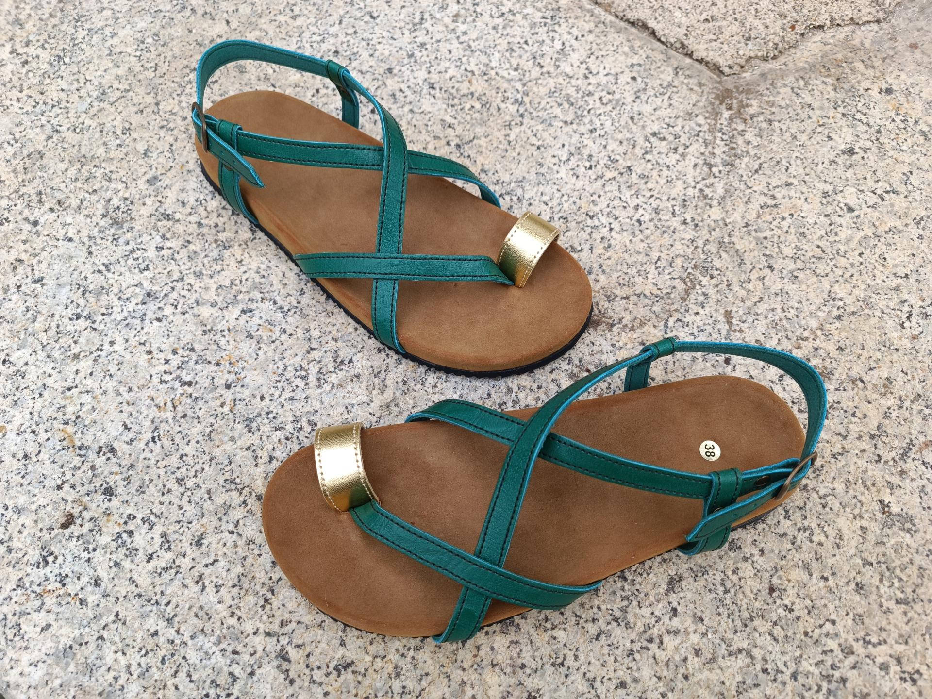 MODELO DE EDICIÓN LIMITADA: VALLE VERDE- SISTEMA BIOFLEX, PLANTA ANATOMICA Y SUELA VIBRAM Edera -, sandalias veganas, calzado vegano.