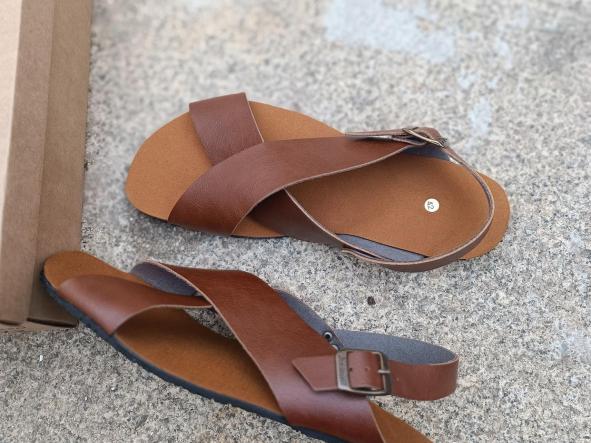 BAREFOOT MÉXICO MARRÓN, tira con remaches. sandalias para mujer y hombre, calzado descalzo, sandalias veganas, eco-friendly, barefoot. [1]