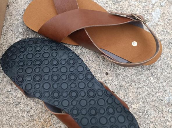 BAREFOOT MÉXICO MARRÓN, tira con remaches. sandalias para mujer y hombre, calzado descalzo, sandalias veganas, eco-friendly, barefoot. [2]