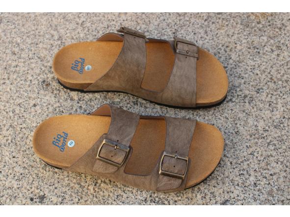 VICTORIA HOMBRE COLOR TAUPE ENVEJECIDO, sandalias para mujer y hombre, sandalias veganas, eco-friendly, sin productos de origen animal, moda vegana, zapatos sostenibles, calzado ético.