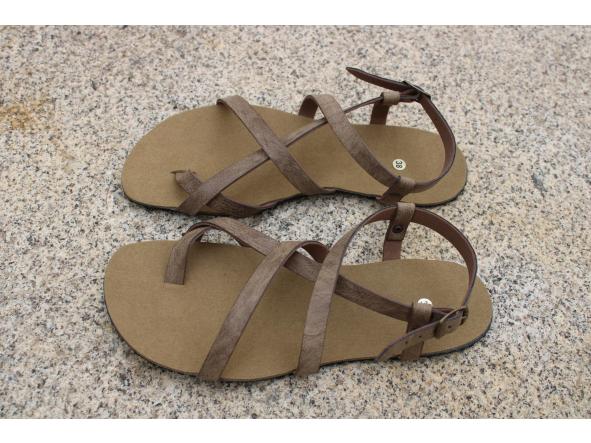 BAREFOOT HECTOR color TAUPÉ envejecido, suelas NO VIBRAM,  genericas marca Analco, 4mm