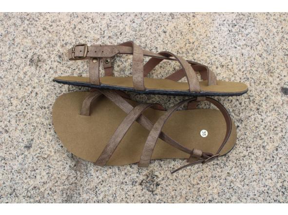 BAREFOOT HECTOR color TAUPÉ envejecido, suelas NO VIBRAM,  genericas marca Analco, 4mm [1]