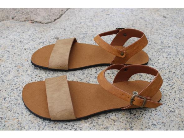 BAREFOOT PARIS colores Tostado y Piedra, con suela "LISK" de VIBRAM 4mm
