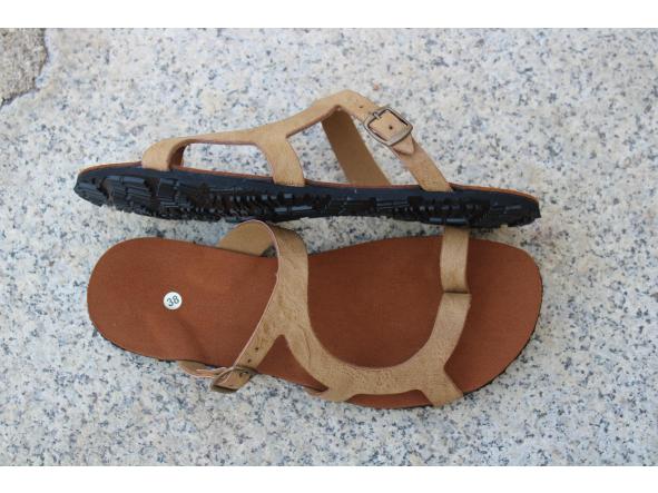 BAREFOOT LUNA, Color PIEDRA, con suela TANK, 6mm de VIBRAM [1]