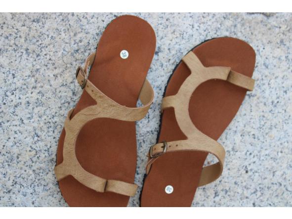BAREFOOT LUNA, Color PIEDRA, con suela TANK, 6mm de VIBRAM [2]