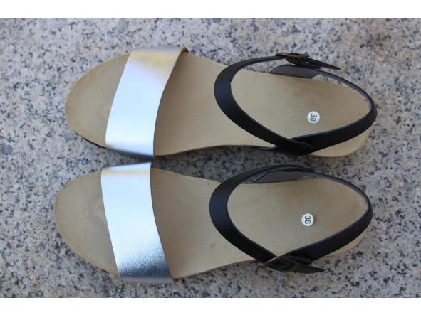 PARÍS NEGRO Y PLATA, sandalias para mujer, sandalias veganas, eco-friendly, sin productos de origen animal, moda vegana, zapatos sostenibles, calzado ético.