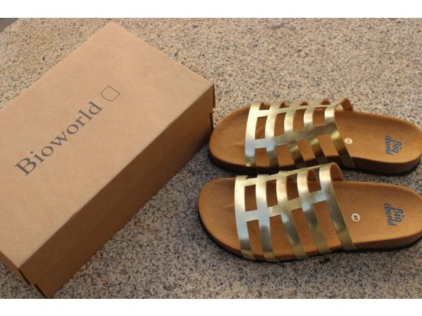 DE25, sandalias para mujer y hombre, sandalias veganas, eco-friendly, sin productos de origen animal, moda vegana, zapatos sostenibles, calzado ético.