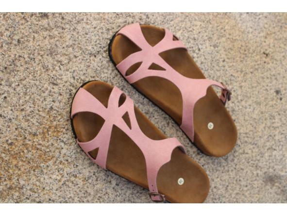 MODELO W26 , COLOR ROSA, SISTEMA BIOFLEX, PLANTA ANATOMICA Y SUELA VIBRAM Edera, sandalias veganas, calzado vegano.