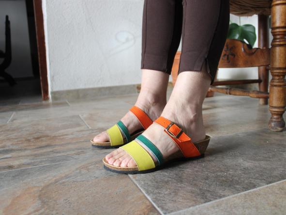 PARÍS NEGRO Y PLATA, sandalias para mujer, sandalias veganas, eco-friendly, sin productos de origen animal, moda vegana, zapatos sostenibles, calzado ético. [2]