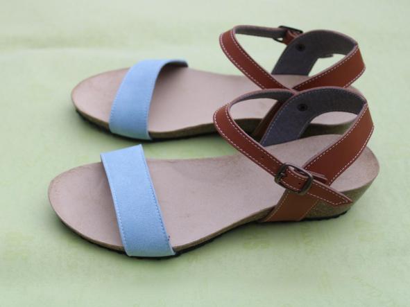 PARÍS color celeste y Tan, sandalias para mujer, sandalias veganas, eco-friendly, sin productos de origen animal, moda vegana, zapatos sostenibles, calzado ético. [1]