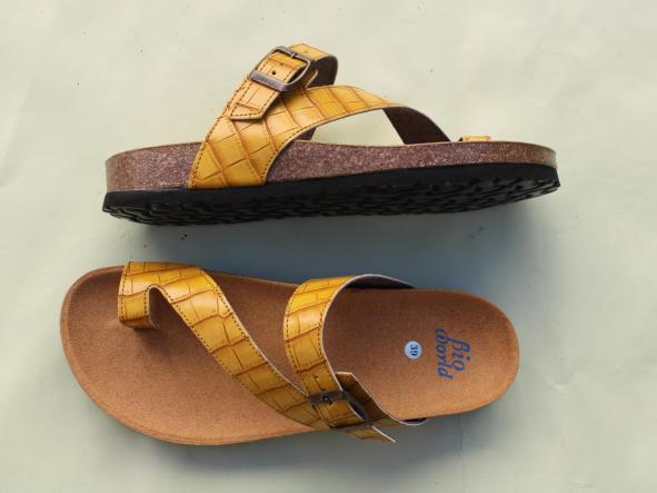 ANATOMICAS POO BAMBÚ MOSTAZA, sandalias para mujer, sandalias veganas, eco-friendly, sin productos de origen animal, moda vegana, zapatos sostenibles, calzado ético [2]