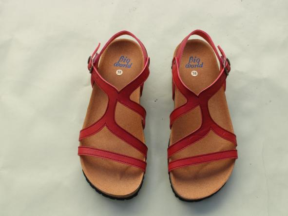 ANTONELA, color ROJO, sandalias para mujer, sandalias veganas, eco-friendly, sin productos de origen animal, moda vegana, zapatos sostenibles, calzado ético. [3]