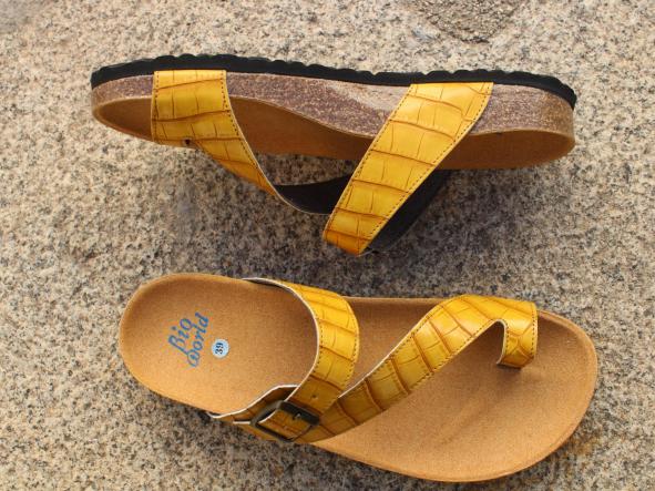 ANATOMICAS POO BAMBÚ MOSTAZA, sandalias para mujer, sandalias veganas, eco-friendly, sin productos de origen animal, moda vegana, zapatos sostenibles, calzado ético [1]