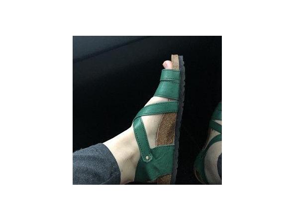 GENOVA VERDE, sandalias para mujer, sandalias veganas, eco-friendly, sin productos de origen animal, moda vegana, zapatos sostenibles, calzado ético.