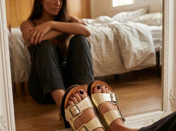 BAREFOOT CHAD COLOR ORO DESCATALOGADO material 2025 [3]