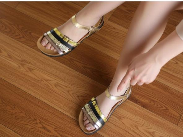 MODELO DE EDICIÓN LIMITADA: GRANADA COMBI ORO, sandalias para mujer, sandalias veganas, eco-friendly, sin productos de origen animal, moda vegana, zapatos sostenibles, calzado ético.