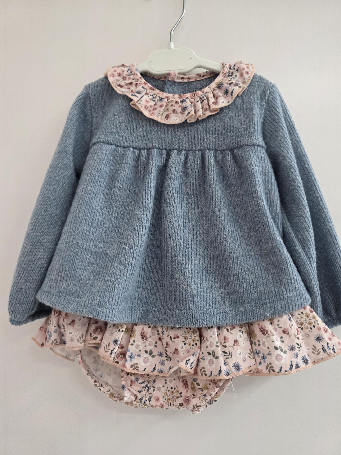 conjunto de  niña Poniente de Calamaro.