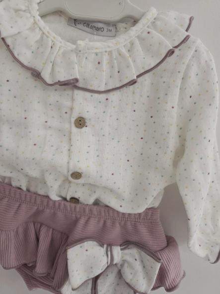 Conjunto de  niña Ecefirode Calamaro. [1]