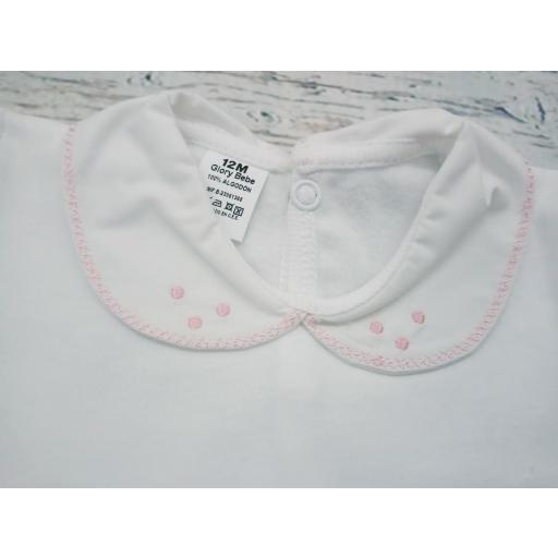 Body bebé manga larga con cuellos bordados en rosa . [1]