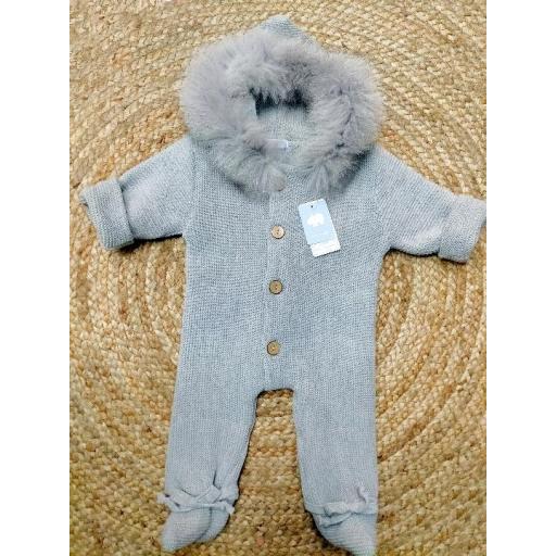 Buzo  punto de bebé capucha de pelo  en gris  de Mac Ilusión. [0]