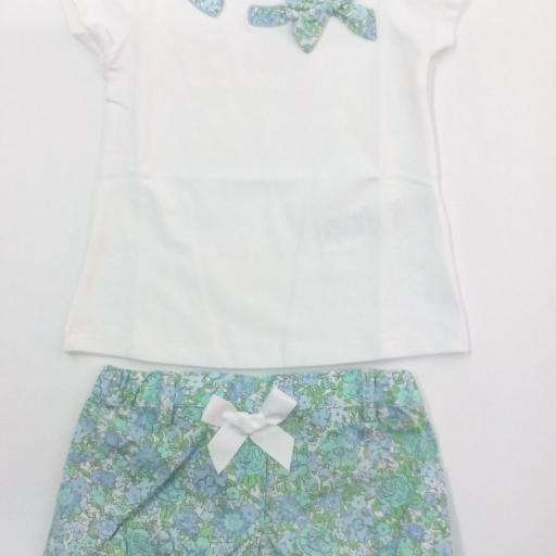 Conjunto de niña con short en flores verdes de Dr Kid. [1]