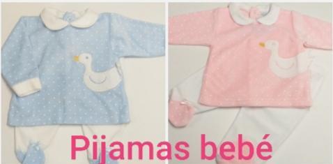 Bebé pijamas.