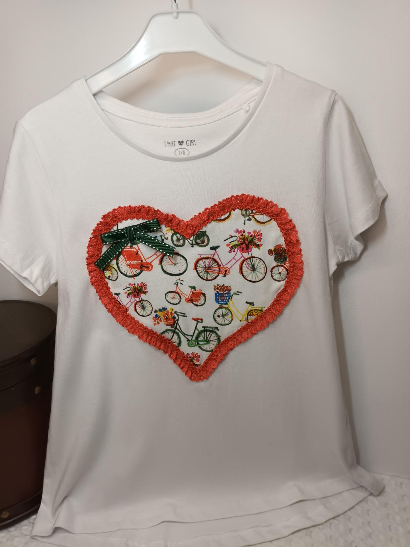 Camiseta corazón bicicleta.
