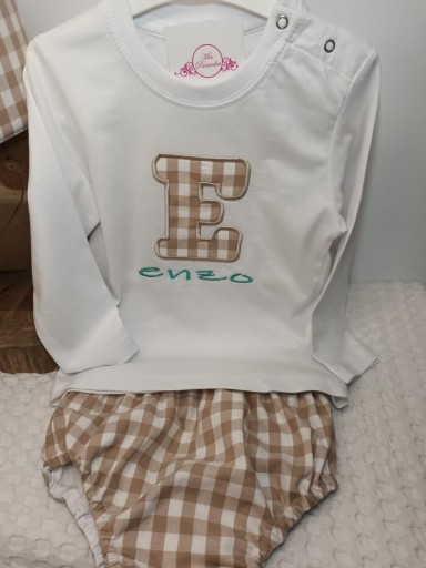 Camiseta, ranita y corona Enzo. [2]