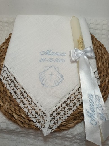 Pañuelo y vela bordado azul